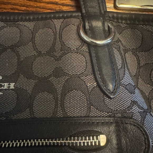 Coach Signature tote - Picture 3 of 6